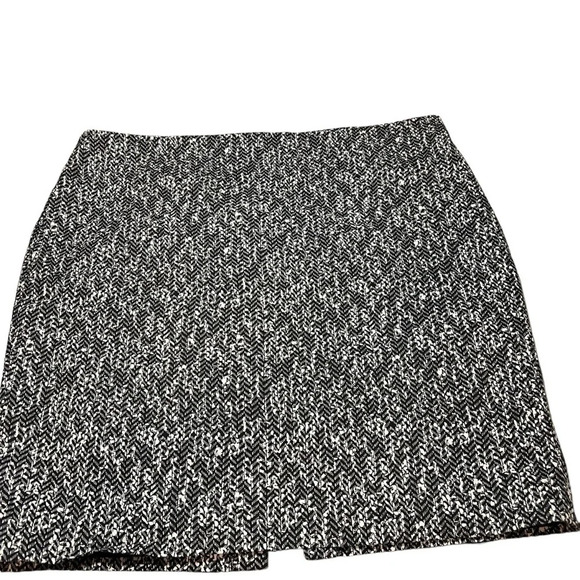 Express Womens Size 12 Black & White Abstract Print Back Zip Straight Skirt EUC - Picture 1 of 13